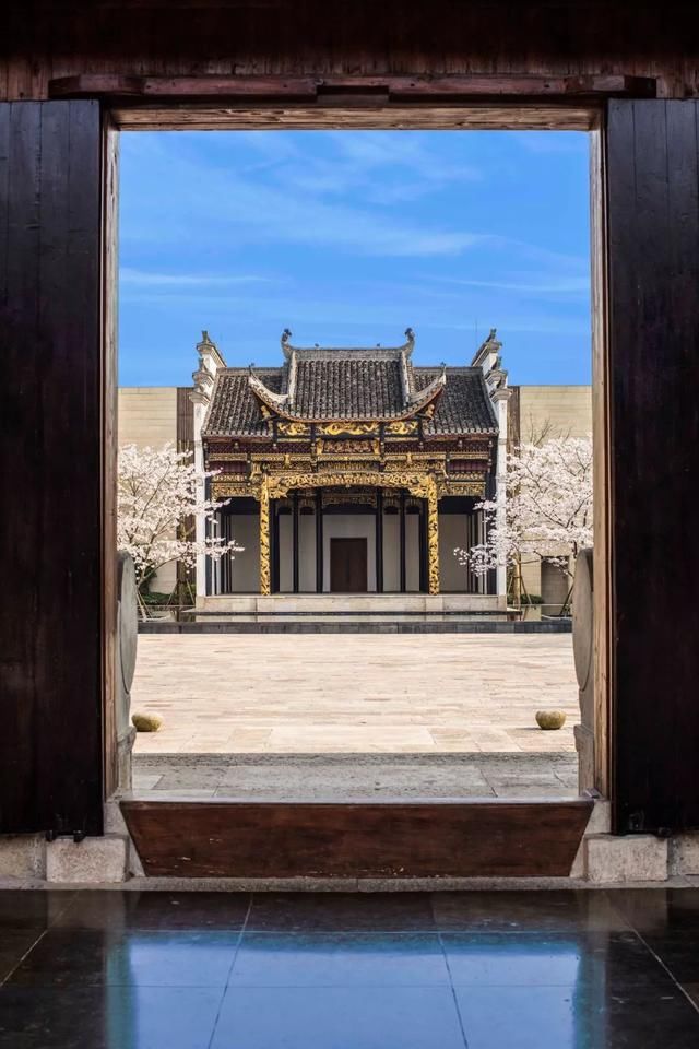 上海也有极致的避世酒店！仅靠35间别墅和一座古戏台成为江浙最向