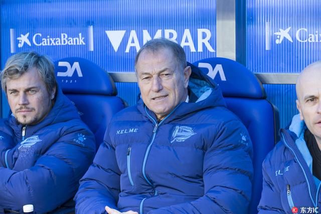 西甲第13轮 阿拉维斯不敌埃瓦尔