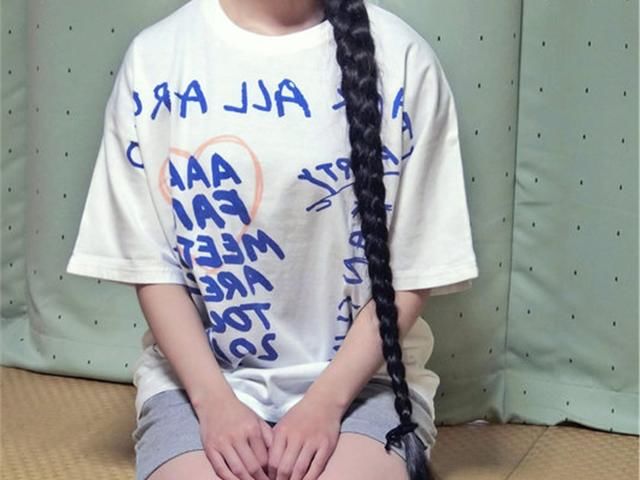 日本女生头发长155.5厘米!生来未剪过,破世界