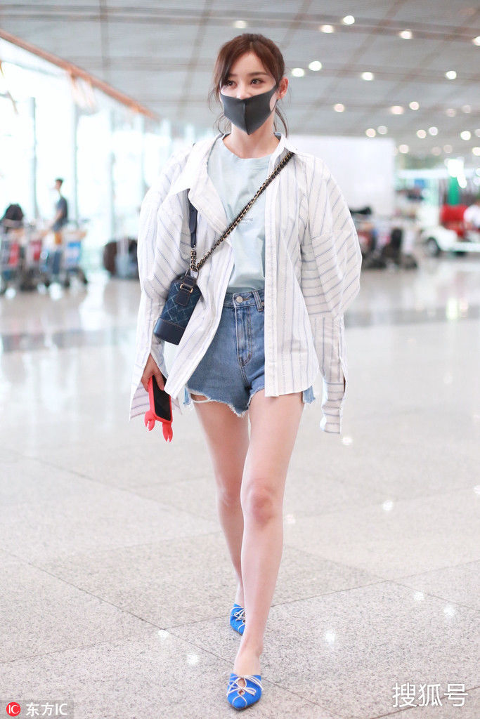 色系和夏天好配 袁姗姗堪称街拍中的潜力股