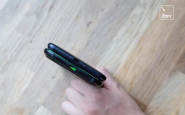 小米黑鲨vs努比亚红魔