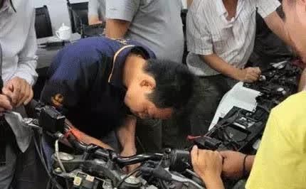 电动车前轮异响