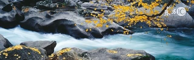 触摸来自新疆的蓝宝石和金丝玉