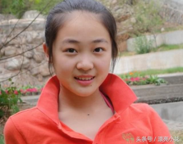 她6岁出道,因一部戏感动无数人,如今美艳不输