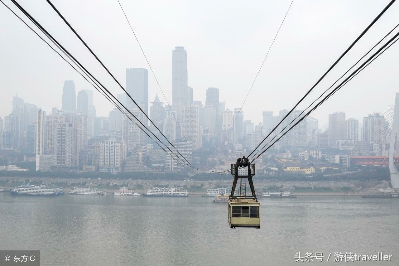 中国发展最猛的一座直辖市，百米高楼数不胜数，未来有望超越香港