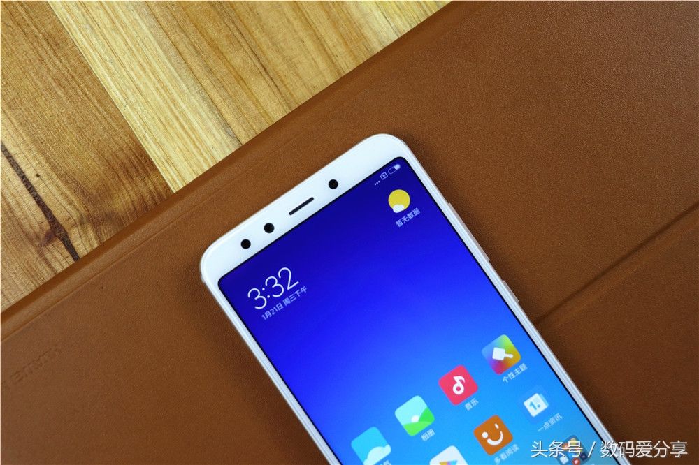 性能比肩OV,价格只其一半!首款2000万柔光自