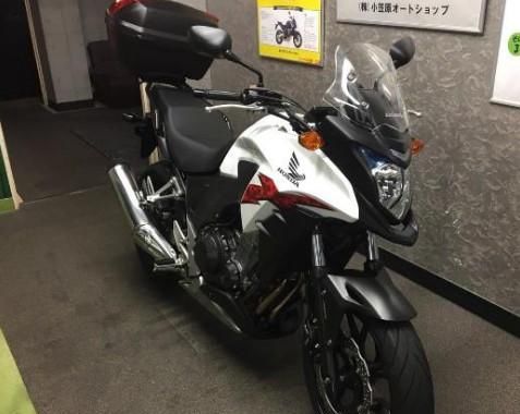 实拍本田摩托车CB400X,外观没话说,太酷了!