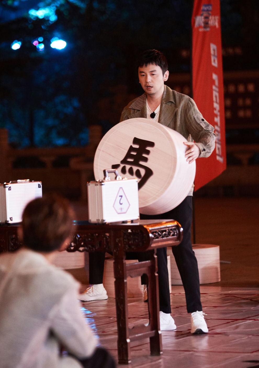 雷成绩知道的表情,自带呆萌佳音惹人爱!行走表情前后的搞笑表情图图片