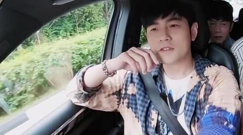林俊杰揭开MV隐藏彩蛋？周杰伦一脸生无可恋，吃瓜群众笑翻！
