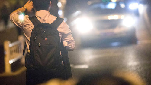 滴滴恢复深夜出行第一夜:新手司机被刷,安全知