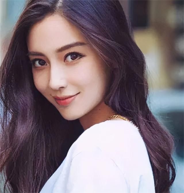被称马来西亚之光，凭撞脸杨颖走红，力压杨颖的一个劲敌