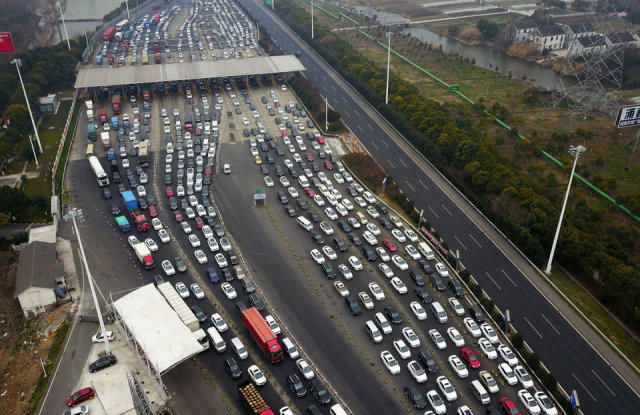 外国人眼中的中国春运：他们焦虑着期盼着，又疲倦又快乐