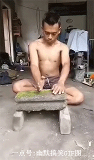 搞笑GIF 这招厉害了，空手变铁锤!