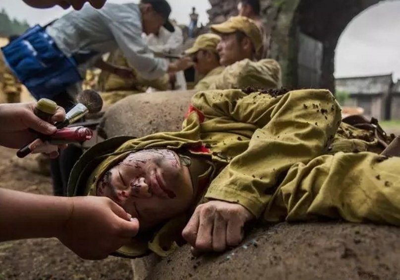 实拍横店影视拍摄现场:终于知道“抗日神剧”是怎么诞生的