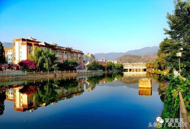 水中倒影，美到极致