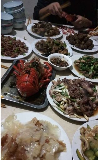 朋友圈秀年夜饭，哪幅图片最有年味？网友：哪一家也不如自家的好