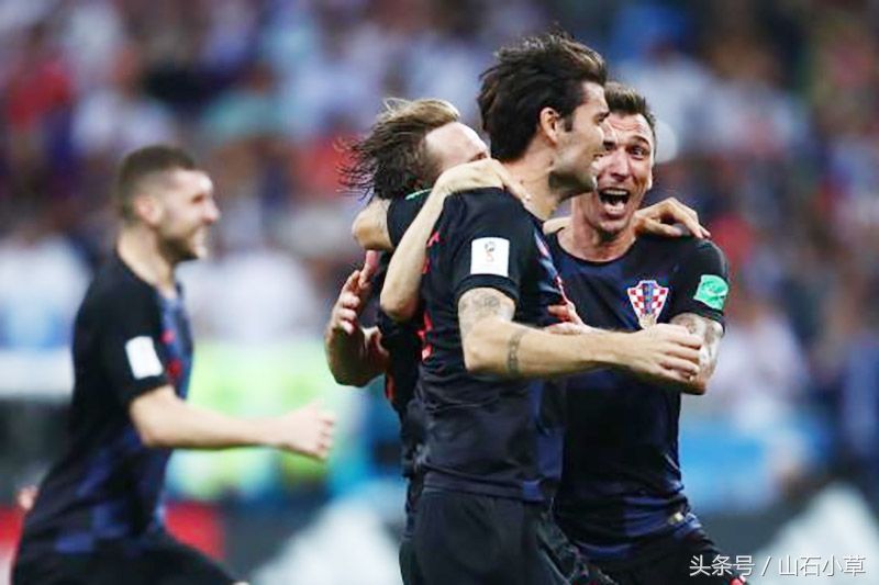 克罗地亚20年后再进世界杯四强,美女总统进更