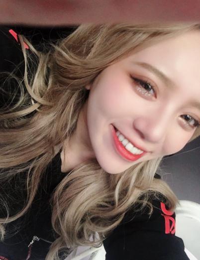 美女主播走红网络,参加《中国好声音》获导师