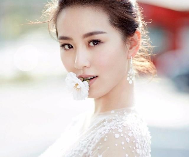 明星对粉丝的称呼,瞬间感觉到有尴尬的气氛