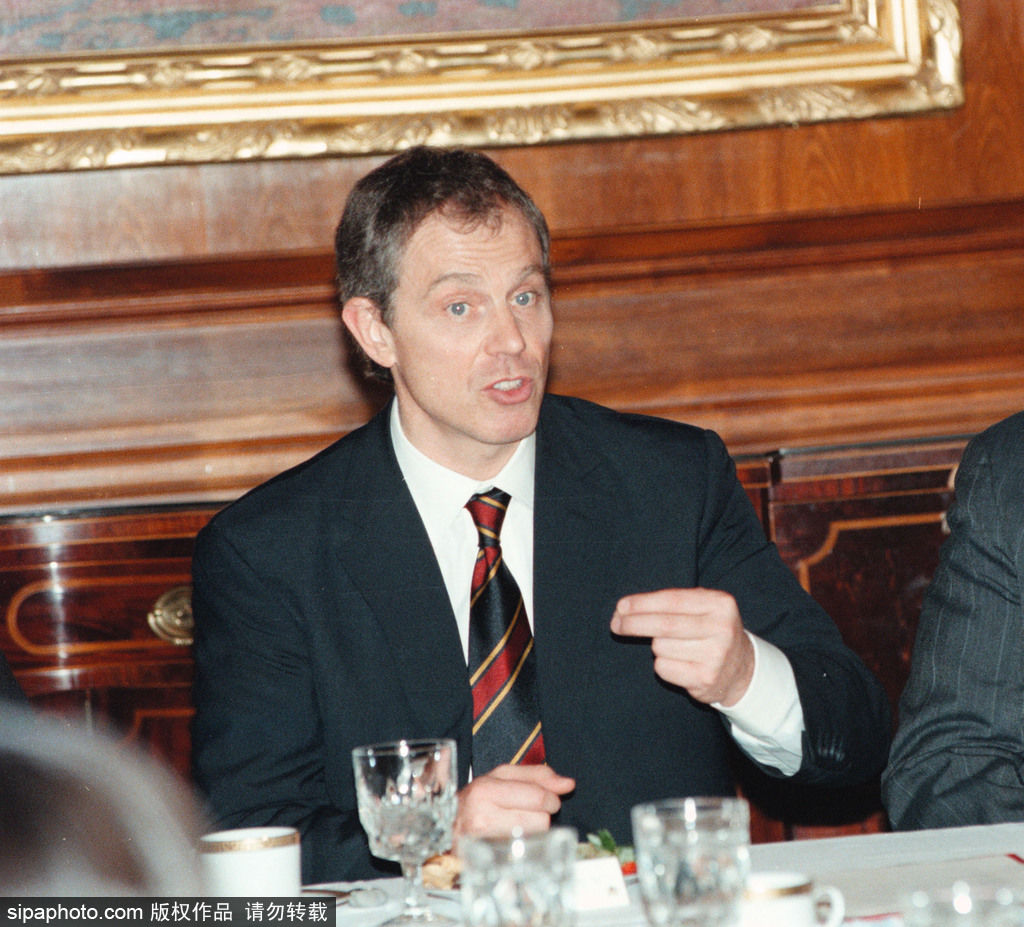 英国最年轻任期最长的首相 当的了首相还演的