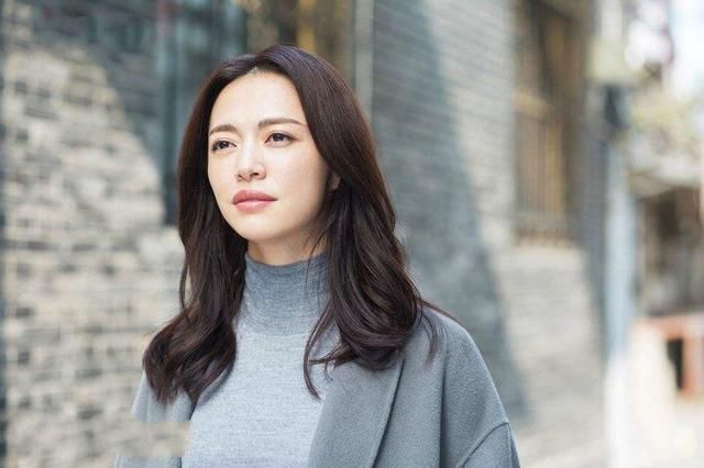 姚晨发文哀悼奶奶去世,一句话表明两人感情很