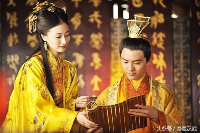 皇帝:我能活多久?相士伸出3根手指,皇帝:看来我只活十年