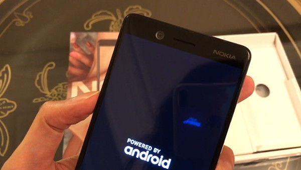 诺基亚7快速开箱:这就是首款以设计为主导的手