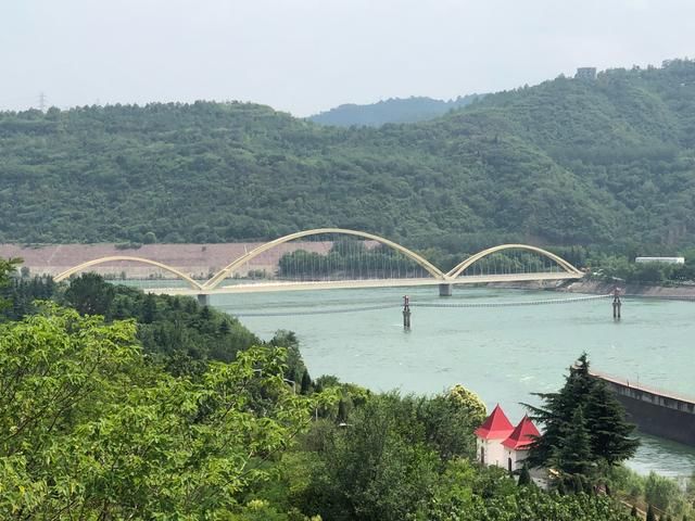 跟着专家看门道一一黄河小浪底水利枢纽工程的进排水