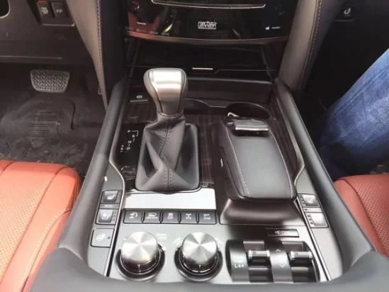 2017款雷克萨斯LX570 凌志透露出SUV野性特质