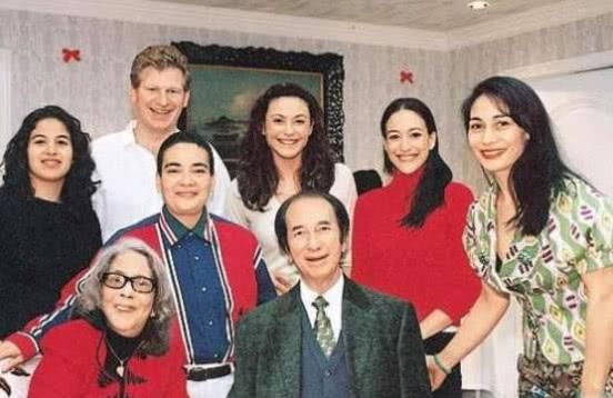 李嘉诚原配，刘銮雄原配，何鸿燊原配，豪门正宫的结局一样惨!