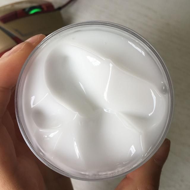 用完这种 美白面膜 ,保你脸蛋 白的发光 ,天天像