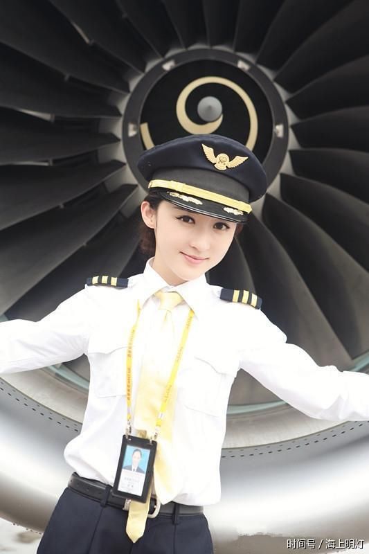 实拍:西部航空公司的最美女飞行员