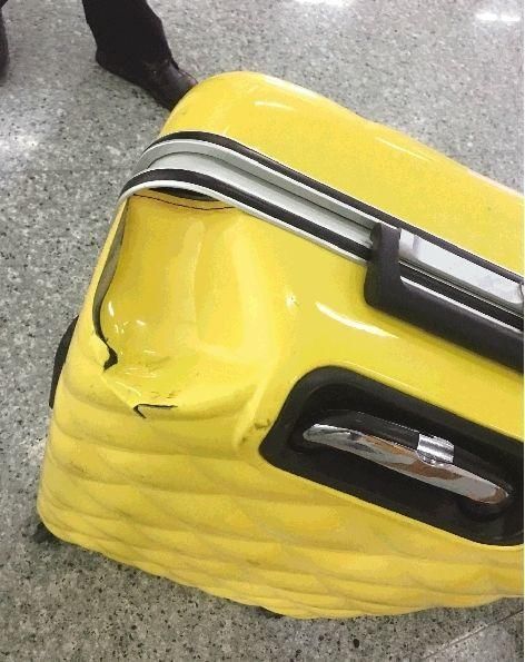 乘客5980元行李箱托运后变形 对方的态度还强