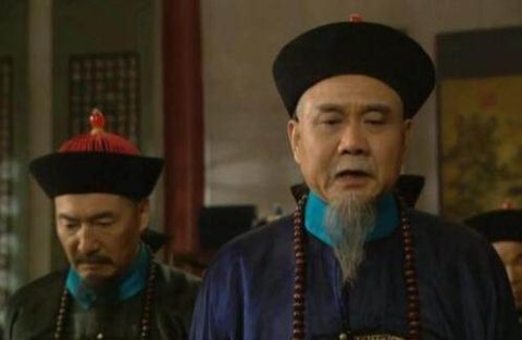 雍正王朝里,为什么隆科多姓隆,他叔叔佟国维姓