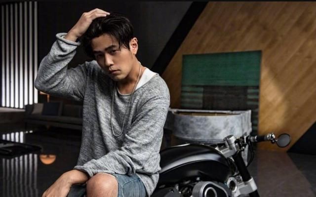 周杰伦新歌发行,QQ音乐1小时11万评论,网友集