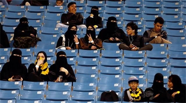 在性别歧视深嵌体育领域的伊朗,国际足联能为