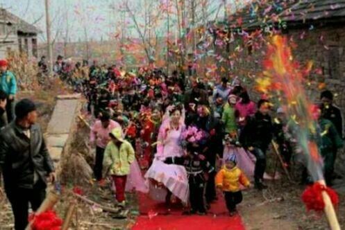 老婆，年也过完了，民政局也上班了，咱们把婚离了吧