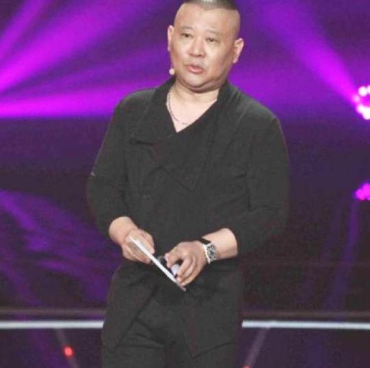 郭德纲是人民日报第一个被点名的相声演员!