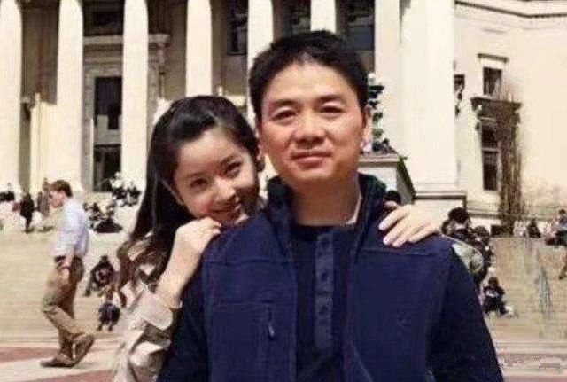 刘强东的两任妻子,事业强人对比温婉娇妻