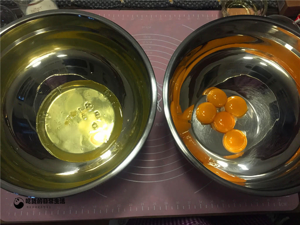 在家自制蜂蜜蛋糕,细腻绵柔超好吃,老小都爱,吃完一口接一口