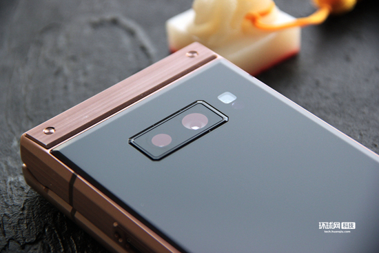 心系天下三星W2019评测:奢华外表 不俗的配置