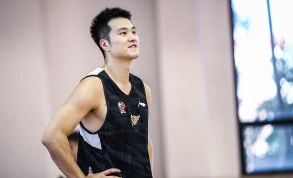 缺席季后赛+庆功宴,夺冠感言仅5字,广东男篮离