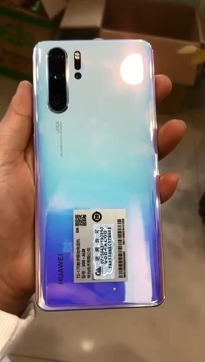 华为P30 Pro实机谍照曝光 色彩渐变十分靓丽