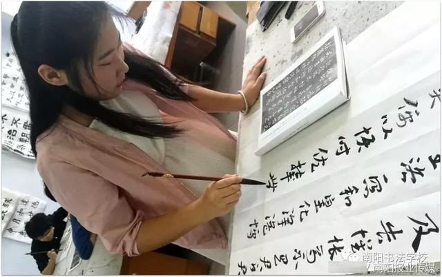 学峰书法教育:书法也能考重点,硕士博士不是梦