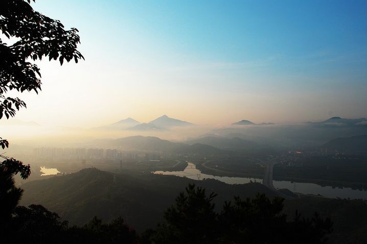 珠光云岭湖 | 离尘不离城，悦享山湖美景