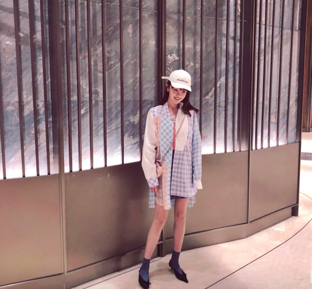 广州恒大球员郜林的爱妻王晨,在社交平台上晒