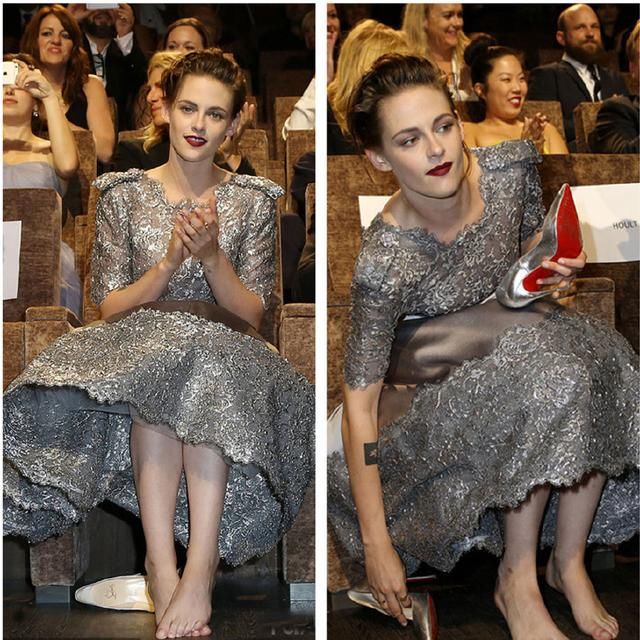 暮光女参加活动7次脱掉高跟鞋,6次光脚,这么率性明星不多见了