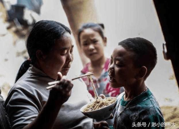 女子瞒着老公给弟弟八万结婚，回家后看到丈夫的八字信息，她愣了