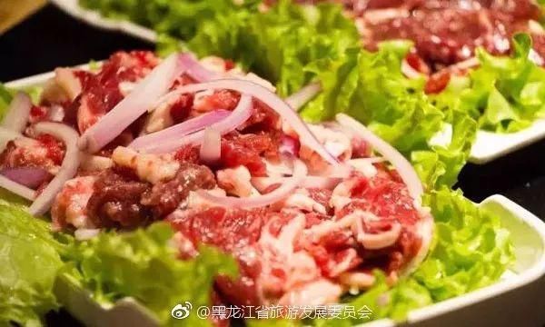 烤肉是齐齐哈尔的大众美食 秘诀在于自家配方腌制的原料