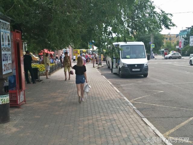 摩旅，骑行摩托车走了53天，人生第一次出国，这个国家离中国很近